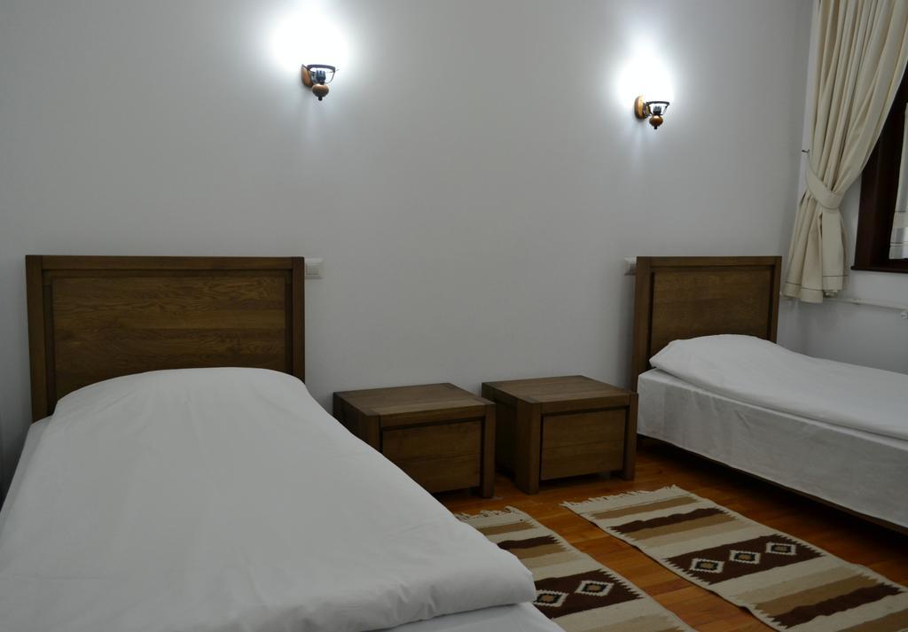 Casa De Oaspeti Sfantul Nicolae 雅西 外观 照片